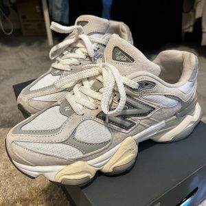 New Balance Sneaker size 6 women.